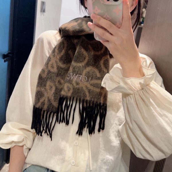 designer,replica,clothing,fake,1:1,lv,luxury,high quality Loewe Men’s and Women’s Scarves (ANT6W)