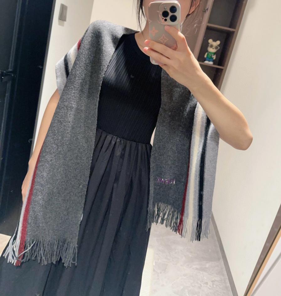 designer,replica,clothing,fake,1:1,lv,luxury,high quality Loewe’s high-end cashmere knit scarf (0L5G8), available in the same style as in physical stores. designer,replica,clothing,fake,1:1,lv,luxury,high quality Loewe’s high-end cashmere knit scarf (0L5G8), available in the same style as in physical stores.