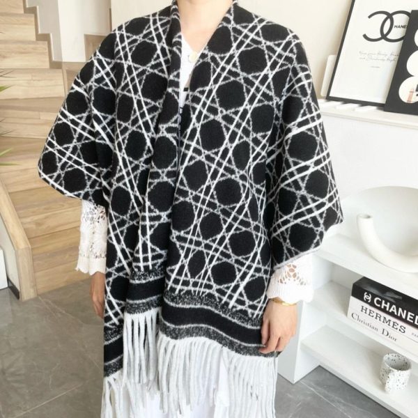 designer,replica,clothing,fake,1:1,lv,luxury,high quality Dior CD Print Large Square Scarf, 3-in-1 Scarf, Shawl, and Blanket (2BZCM)