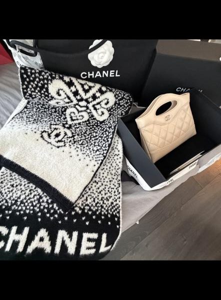 designer,replica,clothing,fake,1:1,lv,luxury,high quality CHANEL scarf (CECK2)