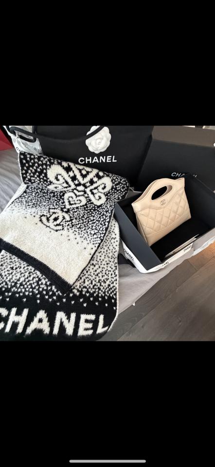 designer,replica,clothing,fake,1:1,lv,luxury,high quality CHANEL scarf (CECK2) designer,replica,clothing,fake,1:1,lv,luxury,high quality CHANEL scarf (CECK2)
