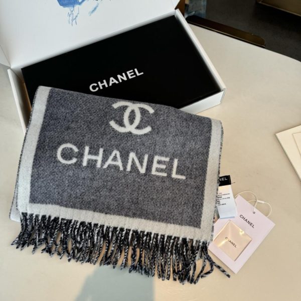 designer,replica,clothing,fake,1:1,lv,luxury,high quality CHANEL’s latest top-quality double-layered 100% cashmere scarf (EMH9C) from the boutique.