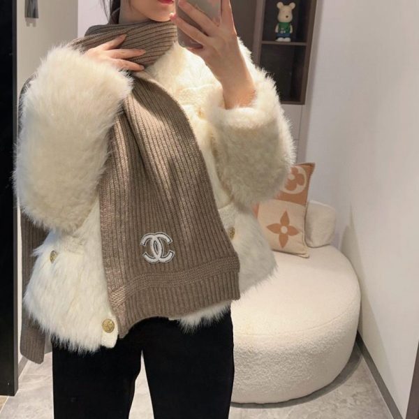designer,replica,clothing,fake,1:1,lv,luxury,high quality Chanel’s newest knitted long scarf (WFGRO) from the boutique.