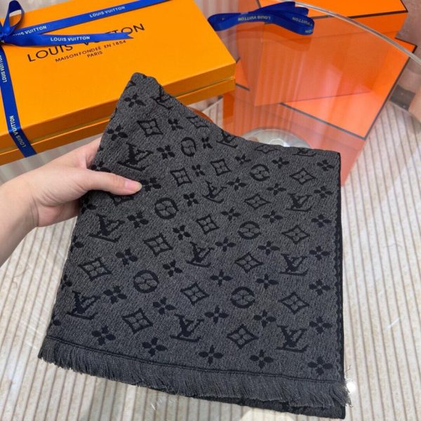 designer,replica,clothing,fake,1:1,lv,luxury,high quality LV Men’s Scarf (677K8)
