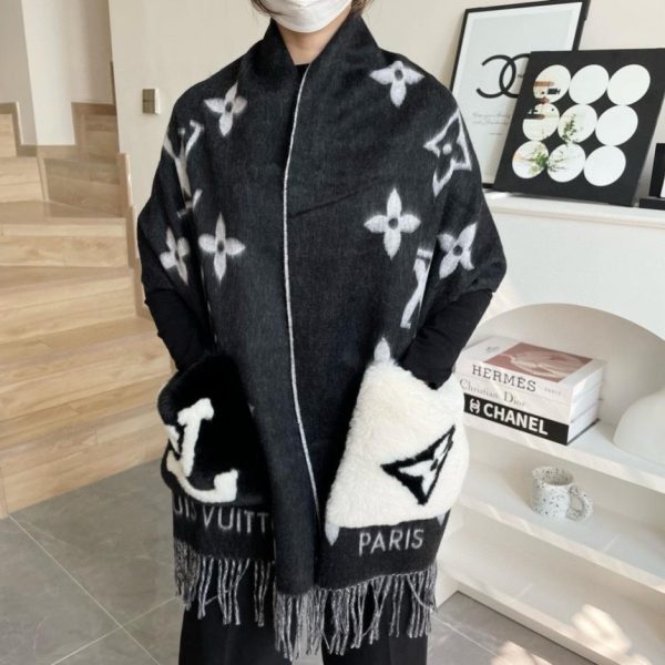 designer,replica,clothing,fake,1:1,lv,luxury,high quality New LV pocket cashmere long scarf/shawl (2Y3L4)