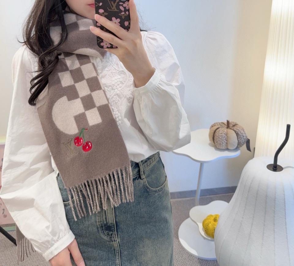 designer,replica,clothing,fake,1:1,lv,luxury,high quality LV Cherry Scarf (H28N3) designer,replica,clothing,fake,1:1,lv,luxury,high quality LV Cherry Scarf (H28N3)