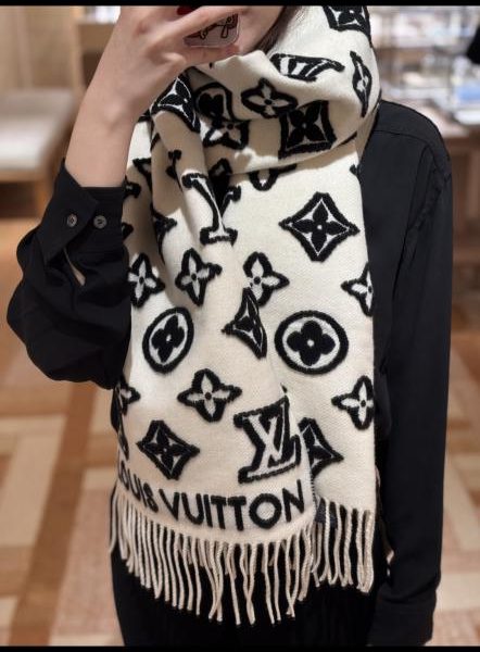 designer,replica,clothing,fake,1:1,lv,luxury,high quality LV 3D embossed scarf, latest style, same as those in boutiques (ZS4G0)
