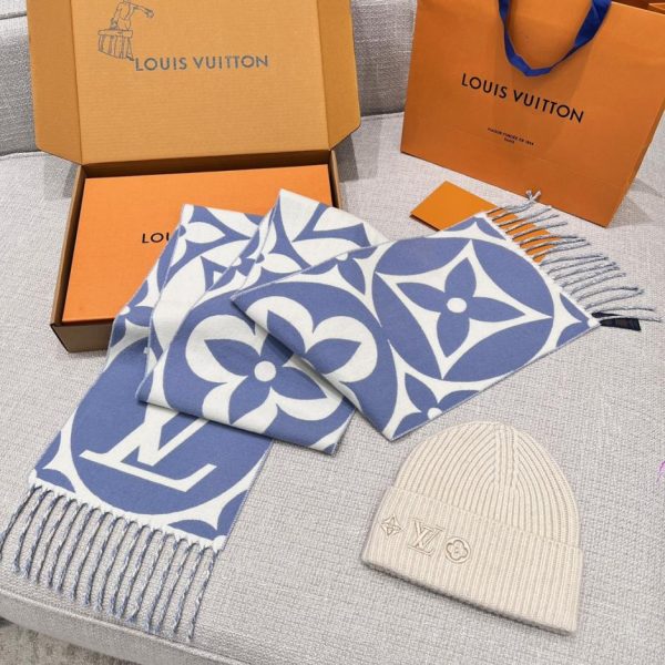 designer,replica,clothing,fake,1:1,lv,luxury,high quality Louis Vitton, Round Four-Leaf Clover Scarf, Blue and White (1ETGU)