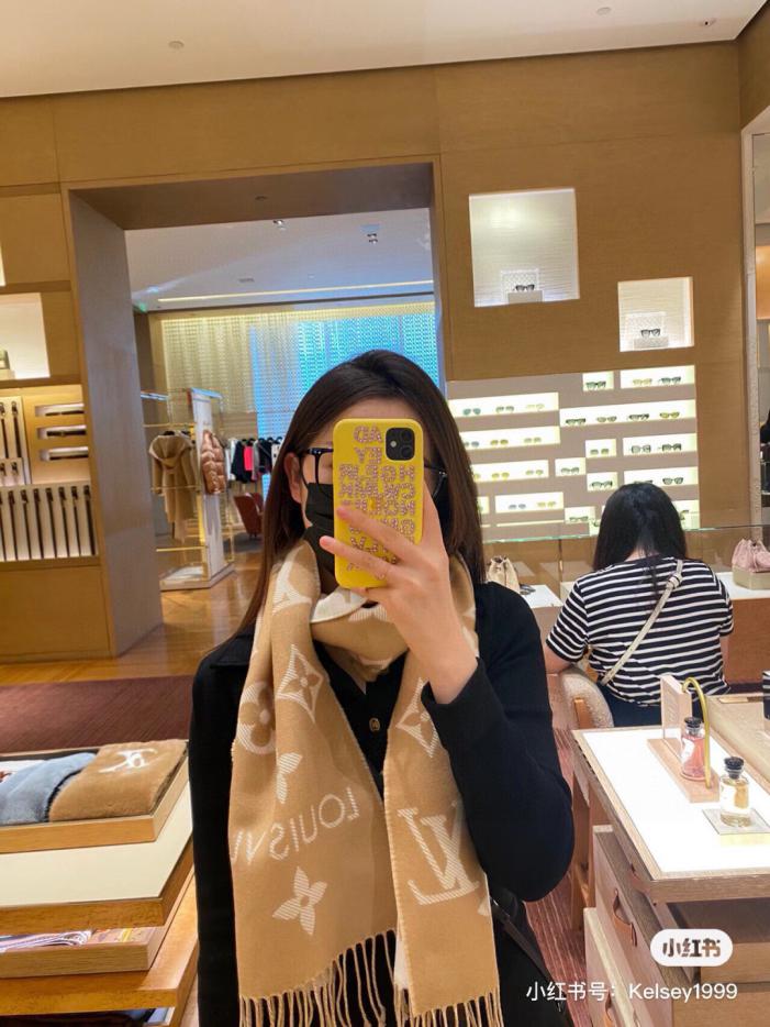 designer,replica,clothing,fake,1:1,lv,luxury,high quality LV light pink and white color-blocked scarf, LVEssential scarf (4WSA4) designer,replica,clothing,fake,1:1,lv,luxury,high quality LV light pink and white color-blocked scarf, LVEssential scarf (4WSA4)