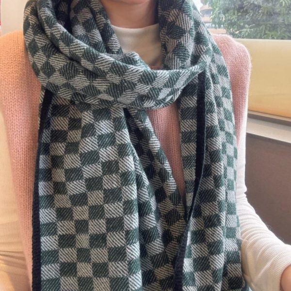 designer,replica,clothing,fake,1:1,lv,luxury,high quality New LV cashmere scarf in classic Damier pattern (BYK6U)