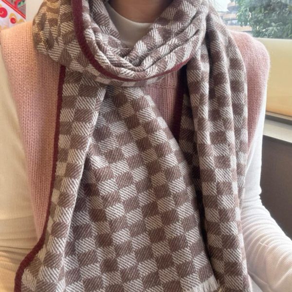 designer,replica,clothing,fake,1:1,lv,luxury,high quality New LV design – Classic Damier cashmere scarf (R8YYV)