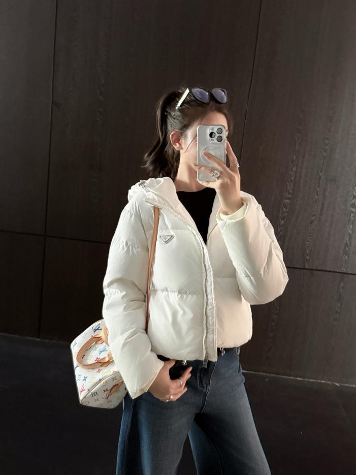 designer,replica,clothing,fake,1:1,lv,luxury,high quality Prada’s latest Fall/Winter stylish short hooded down jacket (1RWOO) designer,replica,clothing,fake,1:1,lv,luxury,high quality Prada’s latest Fall/Winter stylish short hooded down jacket (1RWOO)