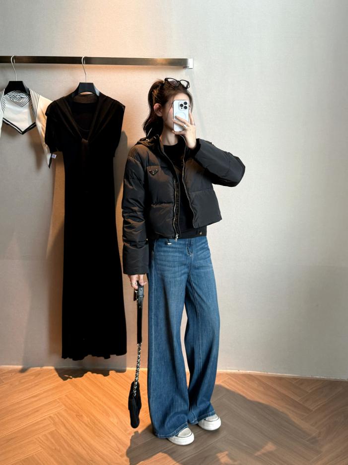 designer,replica,clothing,fake,1:1,lv,luxury,high quality Prada’s latest Fall/Winter stylish short hooded down jacket (FN6ML) designer,replica,clothing,fake,1:1,lv,luxury,high quality Prada’s latest Fall/Winter stylish short hooded down jacket (FN6ML)