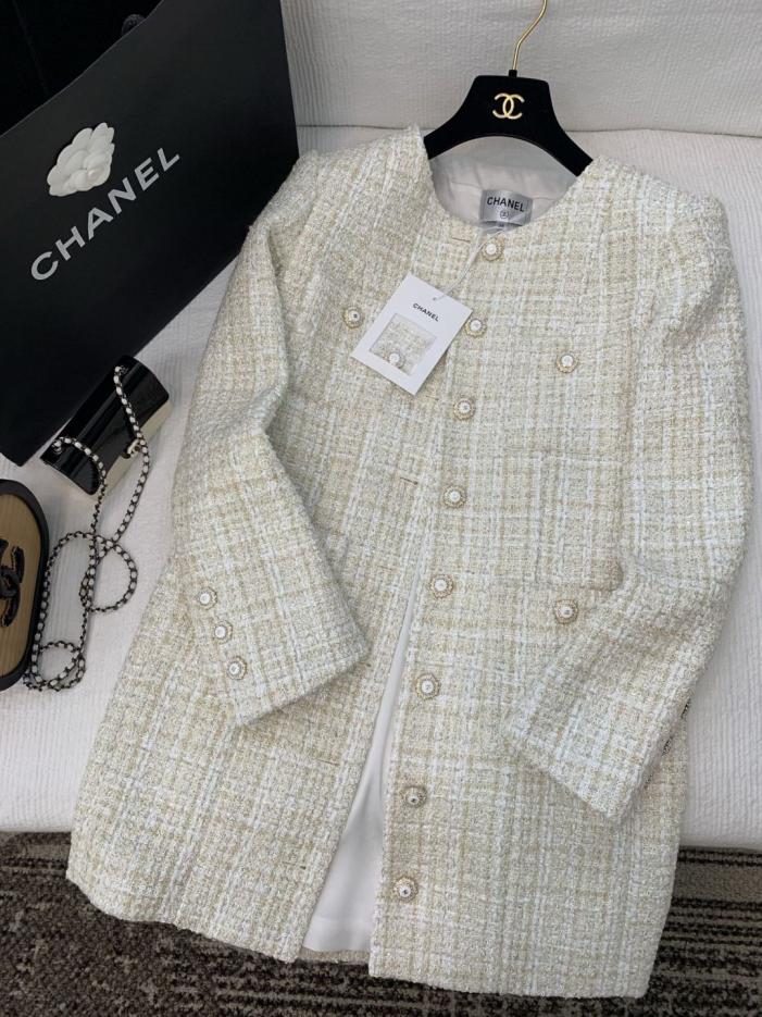 designer,replica,clothing,fake,1:1,lv,luxury,high quality Women’s mid-length tweed coat with metal buttons and a round neck, style 25352(0YNS3). designer,replica,clothing,fake,1:1,lv,luxury,high quality Women’s mid-length tweed coat with metal buttons and a round neck, style 25352(0YNS3).