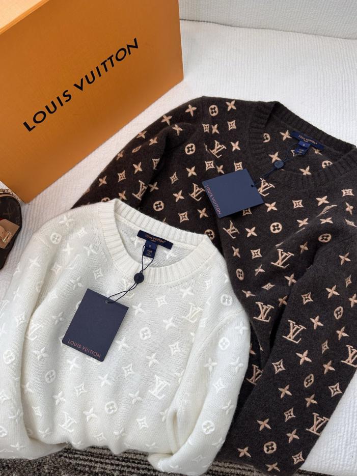designer,replica,clothing,fake,1:1,lv,luxury,high quality Monogram logo embroidered cashmere pullover sweater (NSTRK) designer,replica,clothing,fake,1:1,lv,luxury,high quality Monogram logo embroidered cashmere pullover sweater (NSTRK)