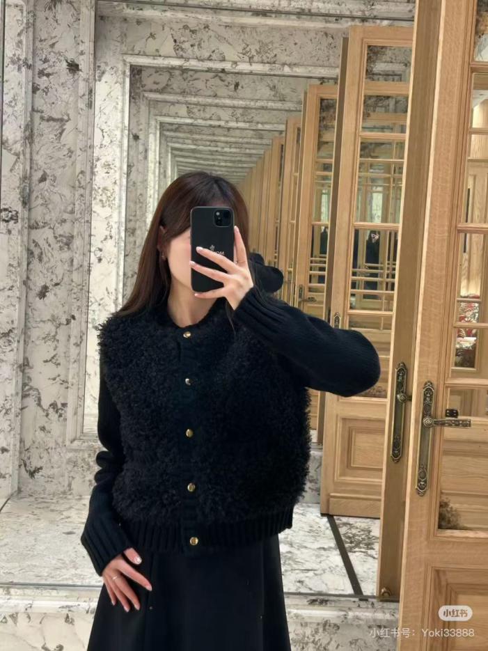 designer,replica,clothing,fake,1:1,lv,luxury,high quality Early Autumn/Winter New Chanel Teddy Fur Patchwork Down Jacket, Wool + Teddy Fur, Retro and Stylish Short Cardigan (9K95F) designer,replica,clothing,fake,1:1,lv,luxury,high quality Early Autumn/Winter New Chanel Teddy Fur Patchwork Down Jacket, Wool + Teddy Fur, Retro and Stylish Short Cardigan (9K95F)