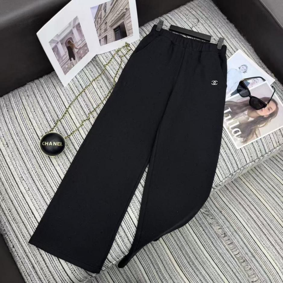 designer,replica,clothing,fake,1:1,lv,luxury,high quality Chanel’s new wide-leg trousers with delicate star-like rhinestone embellishments, fleece lining, elastic waist, and embroidered double C logo (MI6K4) designer,replica,clothing,fake,1:1,lv,luxury,high quality Chanel’s new wide-leg trousers with delicate star-like rhinestone embellishments, fleece lining, elastic waist, and embroidered double C logo (MI6K4)