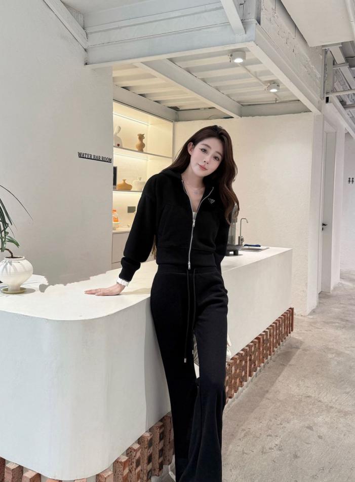 designer,replica,clothing,fake,1:1,lv,luxury,high quality Prada Triangle Logo Casual Suit (J2NIV) designer,replica,clothing,fake,1:1,lv,luxury,high quality Prada Triangle Logo Casual Suit (J2NIV)