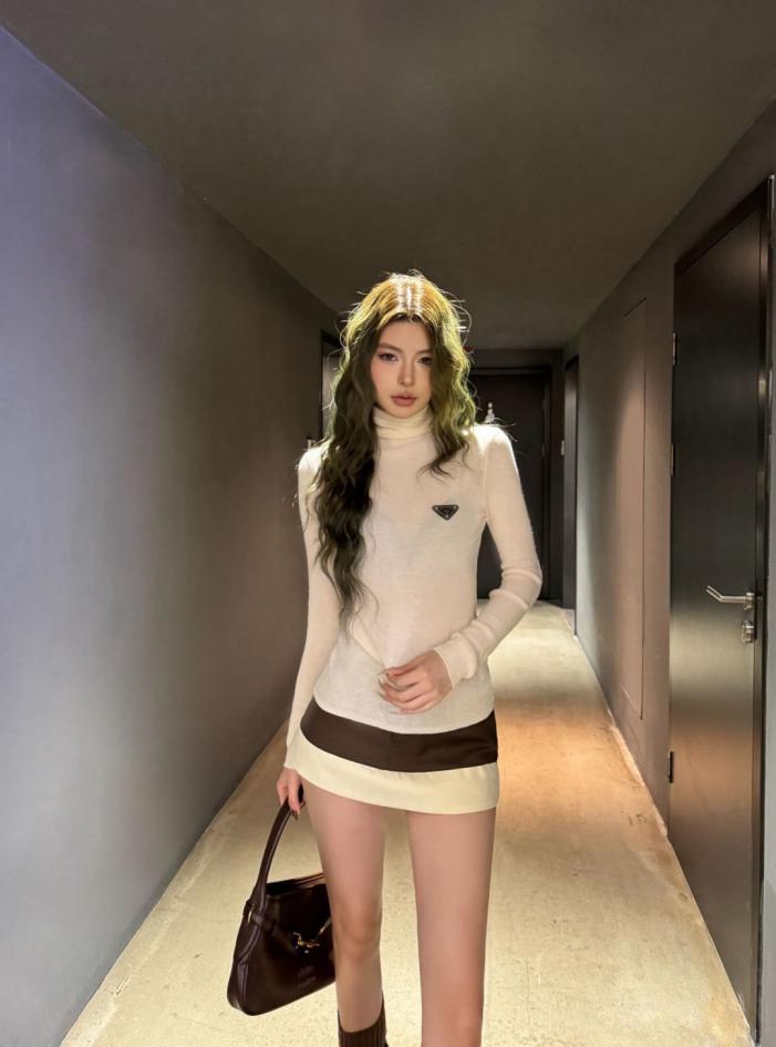 designer,replica,clothing,fake,1:1,lv,luxury,high quality Prada triangle logo knit wool base layer top (BBHOZ) designer,replica,clothing,fake,1:1,lv,luxury,high quality Prada triangle logo knit wool base layer top (BBHOZ)