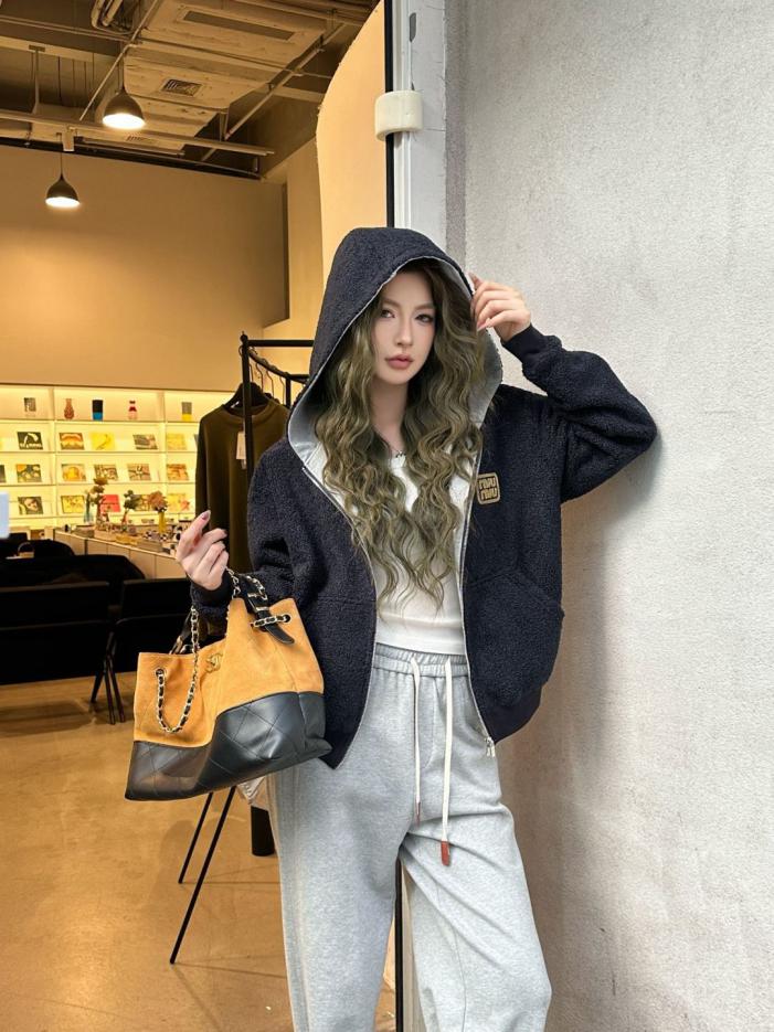 designer,replica,clothing,fake,1:1,lv,luxury,high quality MIUMIU Reversible Hooded Jacket (AEYUT) designer,replica,clothing,fake,1:1,lv,luxury,high quality MIUMIU Reversible Hooded Jacket (AEYUT)