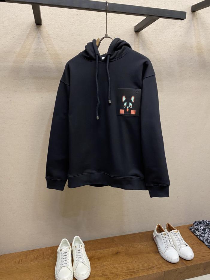 designer,replica,clothing,fake,1:1,lv,luxury,high quality Loewe SS26 Louis Wain Collaboration Leather Printed Pocket Hooded Sweatshirt (BXMBE) designer,replica,clothing,fake,1:1,lv,luxury,high quality Loewe SS26 Louis Wain Collaboration Leather Printed Pocket Hooded Sweatshirt (BXMBE)