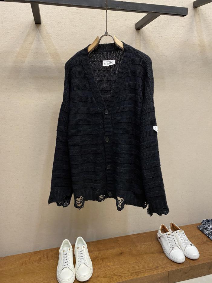 designer,replica,clothing,fake,1:1,lv,luxury,high quality Maison Margiela Fall/Winter 2025 New Arrival Logo Frayed Edge Cardigan Sweater (J9KL4) designer,replica,clothing,fake,1:1,lv,luxury,high quality Maison Margiela Fall/Winter 2025 New Arrival Logo Frayed Edge Cardigan Sweater (J9KL4)