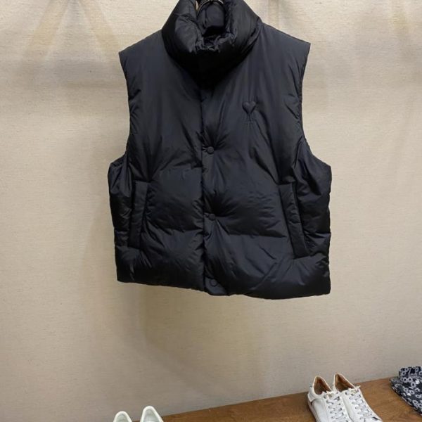 designer,replica,clothing,fake,1:1,lv,luxury,high quality AMI Heart-Paced Embroidered Down Vest (66M5Z)