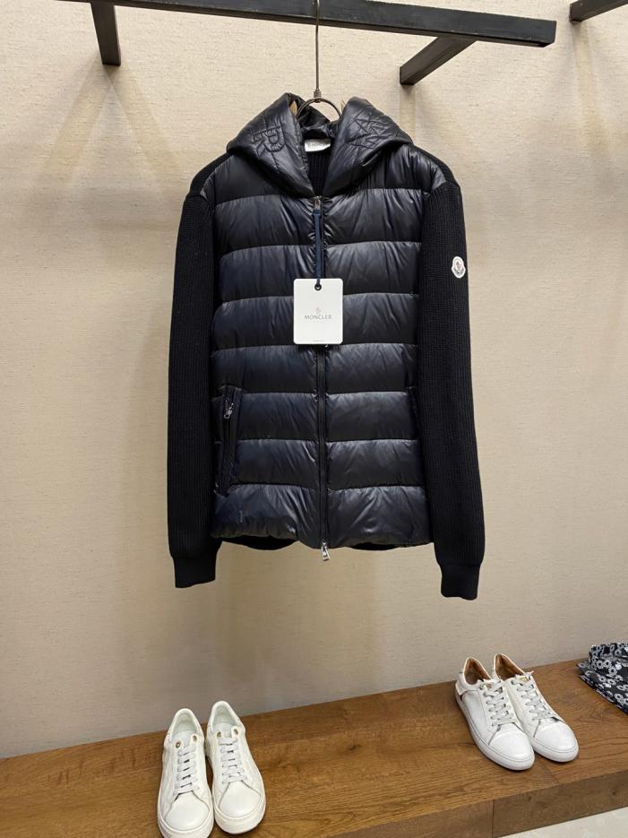 designer,replica,clothing,fake,1:1,lv,luxury,high quality Moncler down jacket with embroidered brim and knitted trim (834Z1) designer,replica,clothing,fake,1:1,lv,luxury,high quality Moncler down jacket with embroidered brim and knitted trim (834Z1)