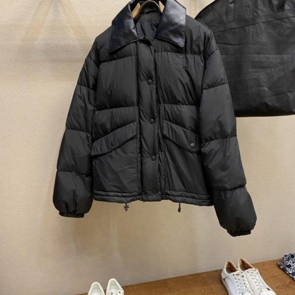 designer,replica,clothing,fake,1:1,lv,luxury,high quality Miu Miu White Goose Down Jacket with Iron-on Pattern and Leather Collar (EG0Z8)