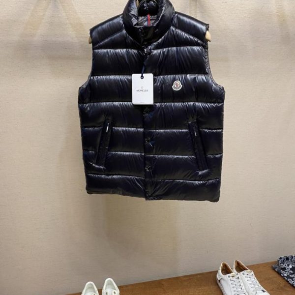 designer,replica,clothing,fake,1:1,lv,luxury,high quality Moncler’s classic Mayan collection two-tone stand-collar down vest (UWQKS)