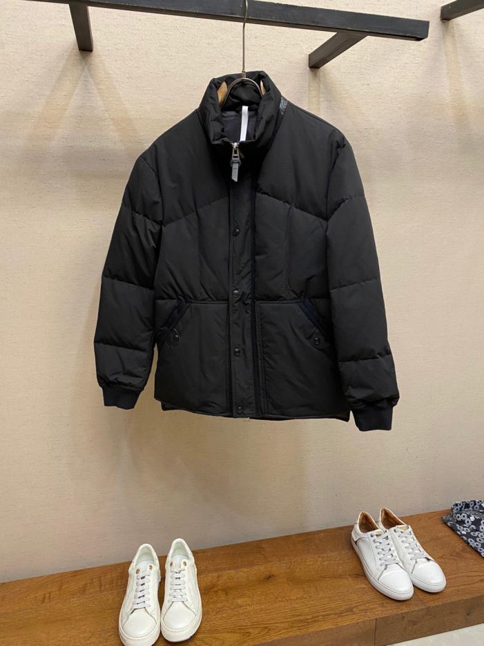 designer,replica,clothing,fake,1:1,lv,luxury,high quality Tom Ford Fall/Winter New Arrival: Men’s Italian Luxury Down Jacket with Stand Collar and Leather Trim (1ZSWG) designer,replica,clothing,fake,1:1,lv,luxury,high quality Tom Ford Fall/Winter New Arrival: Men’s Italian Luxury Down Jacket with Stand Collar and Leather Trim (1ZSWG)