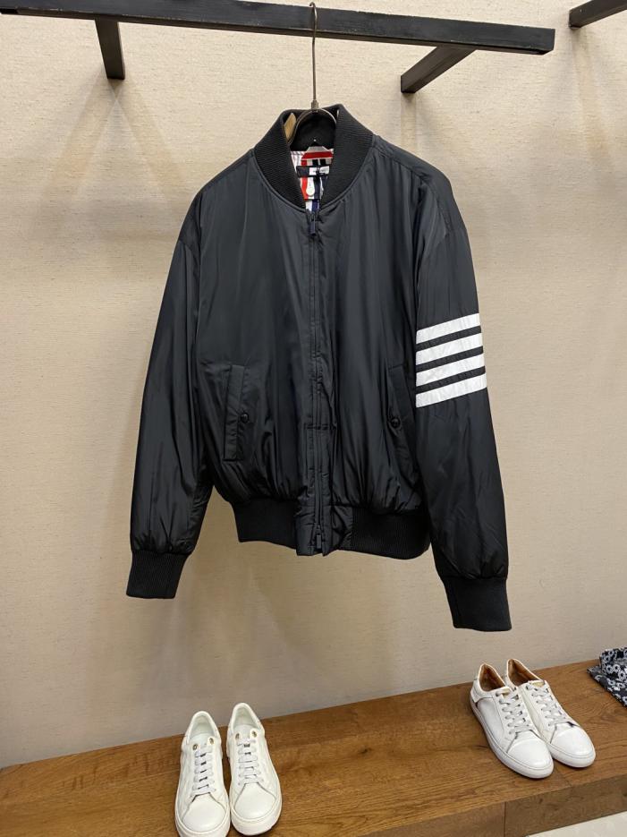 designer,replica,clothing,fake,1:1,lv,luxury,high quality TB Striped Sleeve Bomber Baseball Down Jacket* (9TL3U) designer,replica,clothing,fake,1:1,lv,luxury,high quality TB Striped Sleeve Bomber Baseball Down Jacket* (9TL3U)