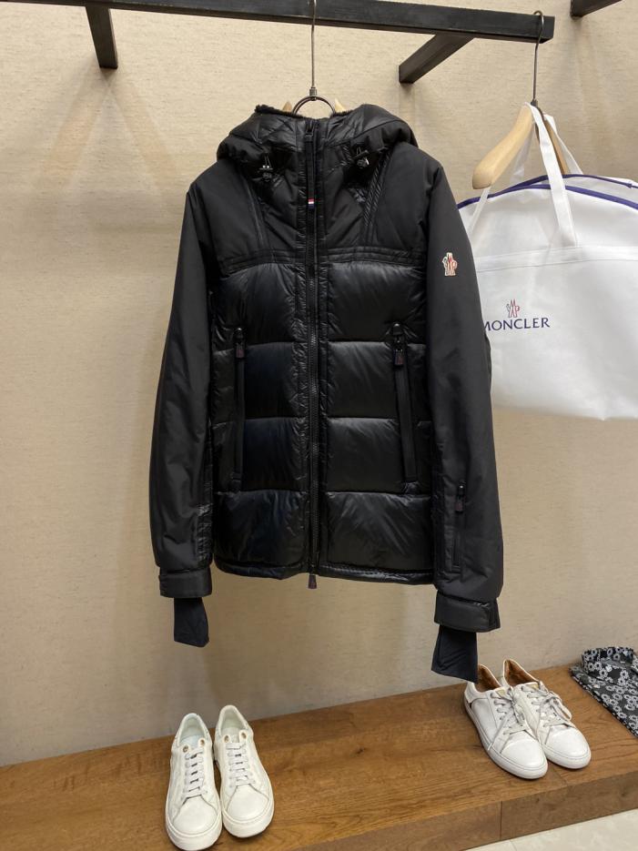 designer,replica,clothing,fake,1:1,lv,luxury,high quality Moncler family-style ski suit (I4G8G) designer,replica,clothing,fake,1:1,lv,luxury,high quality Moncler family-style ski suit (I4G8G)