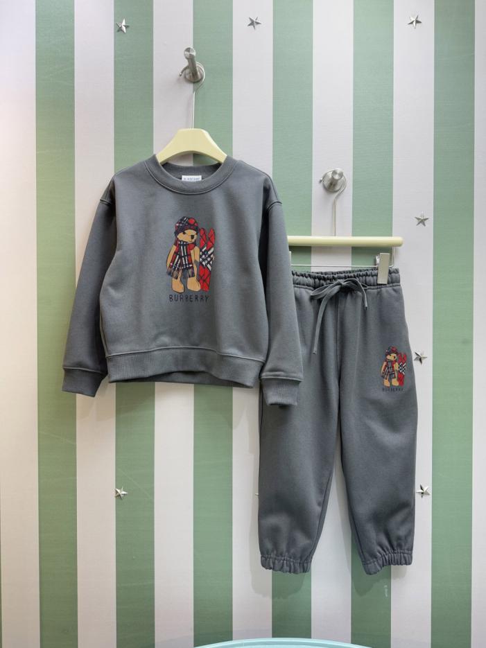 designer,replica,clothing,fake,1:1,lv,luxury,high quality High-quality early autumn/winter Burberry children’s crewneck sweatshirt set (W1QTA) designer,replica,clothing,fake,1:1,lv,luxury,high quality High-quality early autumn/winter Burberry children’s crewneck sweatshirt set (W1QTA)