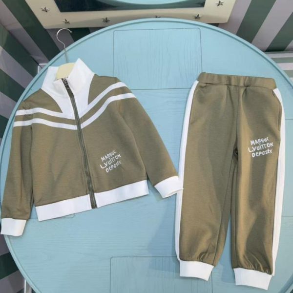 designer,replica,clothing,fake,1:1,lv,luxury,high quality Early Autumn/Winter LV New Children’s Jacket and Hoodie Set (AZ2NS)