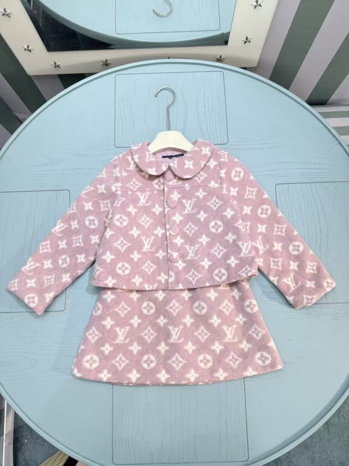 designer,replica,clothing,fake,1:1,lv,luxury,high quality High-end Autumn/Winter Haute Couture LV Girl’s Set, Bespoke (Long-sleeved Jacket + Dress) Two-Piece Set (23OKA) designer,replica,clothing,fake,1:1,lv,luxury,high quality High-end Autumn/Winter Haute Couture LV Girl’s Set, Bespoke (Long-sleeved Jacket + Dress) Two-Piece Set (23OKA)