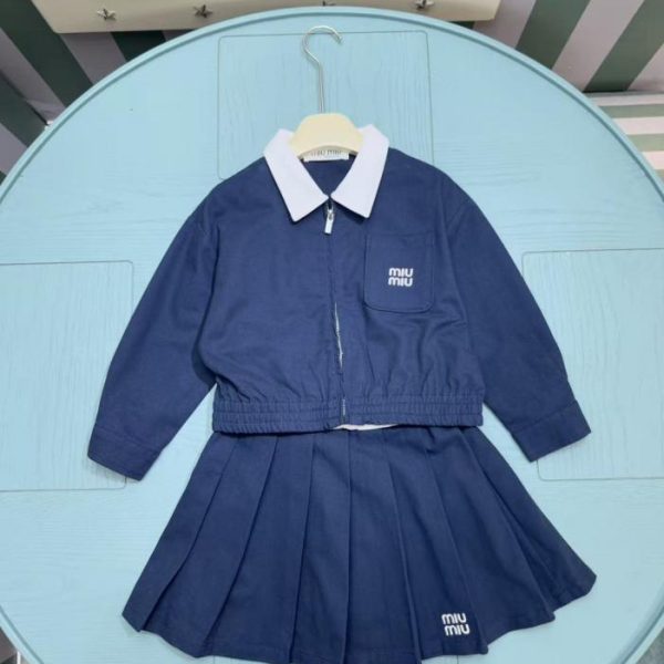 designer,replica,clothing,fake,1:1,lv,luxury,high quality High-quality early autumn/winter new arrival: MIUMIU children’s girl casual sweatshirt + skirt two-piece set (MW6I9)