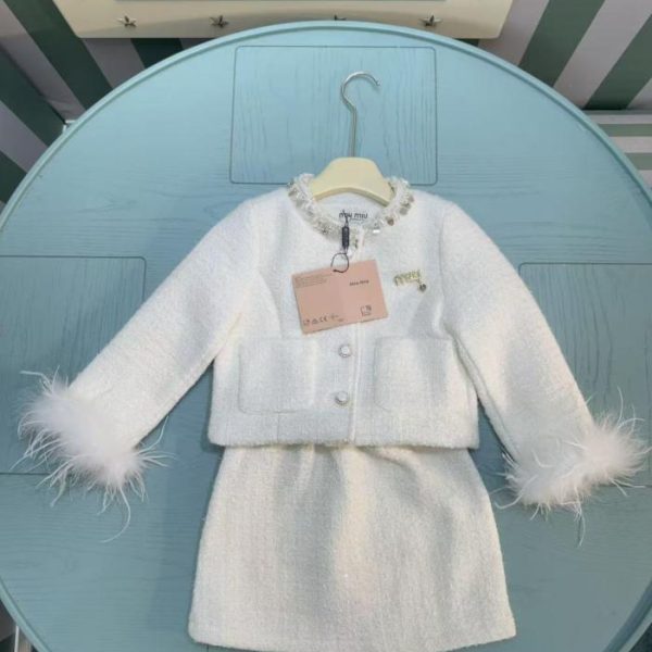 designer,replica,clothing,fake,1:1,lv,luxury,high quality Autumn/Winter Haute Couture MIU Girl Set (Long-sleeved Jacket + Skirt + Exquisite Brooch) Two-Piece Set (ZMLQ9)