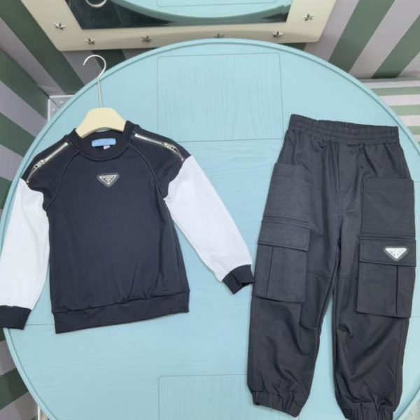 designer,replica,clothing,fake,1:1,lv,luxury,high quality Early Autumn/Winter New Arrival from PRADA Boutique: Kids’ Boy Sweatshirt Set (Two-Piece Set) – Crew Neck Sweatshirt + Pants (SUZHZ)