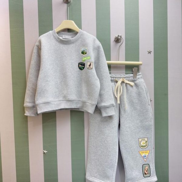 designer,replica,clothing,fake,1:1,lv,luxury,high quality Early Autumn/Winter Dior New Children’s Fleece-Lined Sweatshirt Set (3FVNQ)
