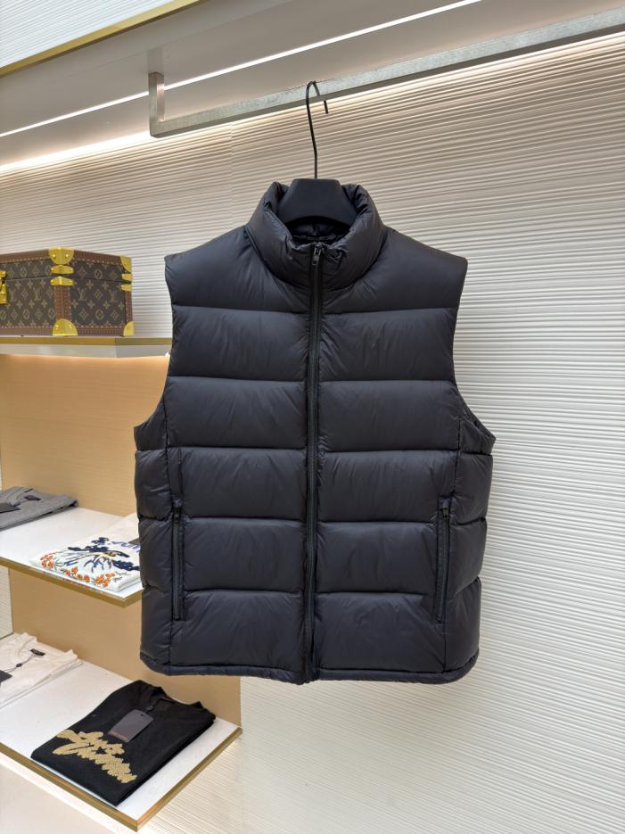 designer,replica,clothing,fake,1:1,lv,luxury,high quality Balenciaga logo-print down vest (WNDD4) designer,replica,clothing,fake,1:1,lv,luxury,high quality Balenciaga logo-print down vest (WNDD4)