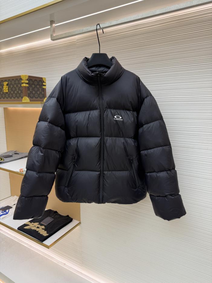 designer,replica,clothing,fake,1:1,lv,luxury,high quality Balenciaga single-ring embroidered down jacket (YNJ98) designer,replica,clothing,fake,1:1,lv,luxury,high quality Balenciaga single-ring embroidered down jacket (YNJ98)