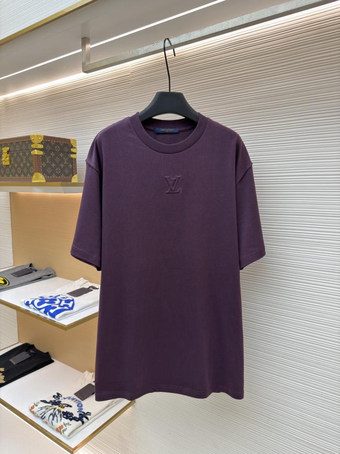 designer,replica,clothing,fake,1:1,lv,luxury,high quality LOUIS VUITTON Embossed Logo T-shirt (1XKQX) designer,replica,clothing,fake,1:1,lv,luxury,high quality LOUIS VUITTON Embossed Logo T-shirt (1XKQX)