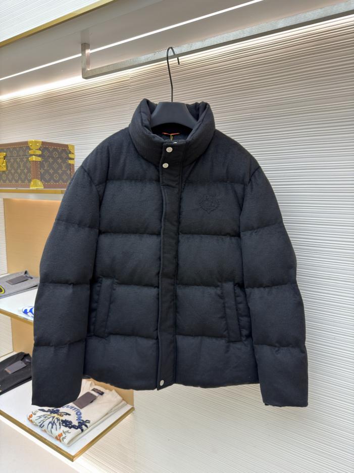 designer,replica,clothing,fake,1:1,lv,luxury,high quality Loro Piana Solid Color Stand Collar Long-Sleeved Down Jacket (SYGF5) designer,replica,clothing,fake,1:1,lv,luxury,high quality Loro Piana Solid Color Stand Collar Long-Sleeved Down Jacket (SYGF5)