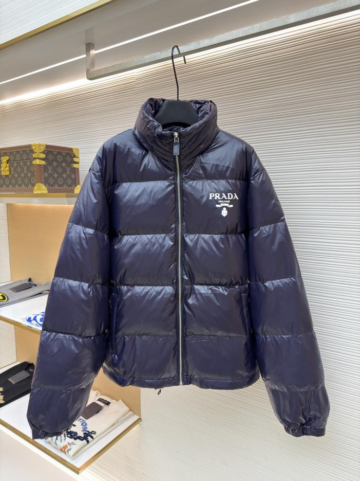 designer,replica,clothing,fake,1:1,lv,luxury,high quality Prada solid color logo print quilted stand collar jacket (VLR4V) designer,replica,clothing,fake,1:1,lv,luxury,high quality Prada solid color logo print quilted stand collar jacket (VLR4V)