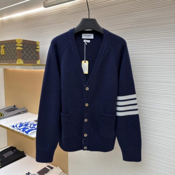 designer,replica,clothing,fake,1:1,lv,luxury,high quality THOM BROWNE Classic Four-Stripe Wool Knit Cardigan (Q0UIF)