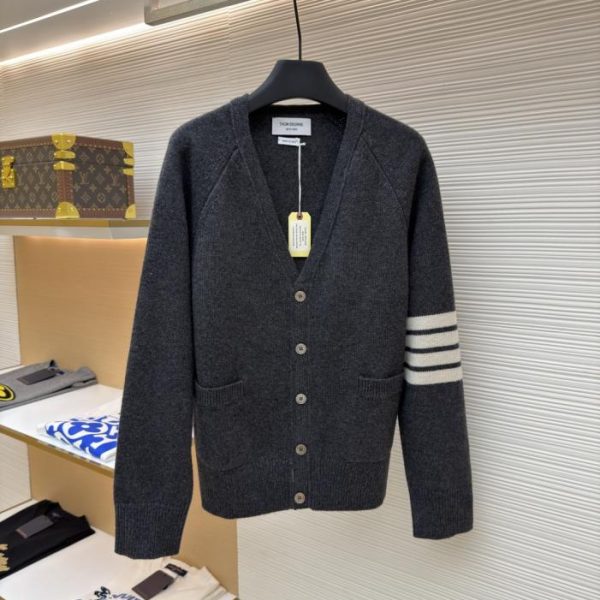 designer,replica,clothing,fake,1:1,lv,luxury,high quality THOM BROWNE Classic Four-Stripe Wool Knit Cardigan (L5Z3H)