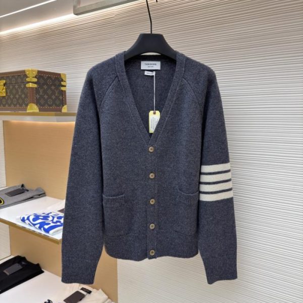 designer,replica,clothing,fake,1:1,lv,luxury,high quality THOM BROWNE Classic Four-Stripe Wool Knit Cardigan (XSXX3)