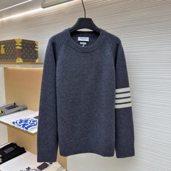 designer,replica,clothing,fake,1:1,lv,luxury,high quality THOM BROWNE Classic Four-Stripe Wool Knit Sweater (36T8V)