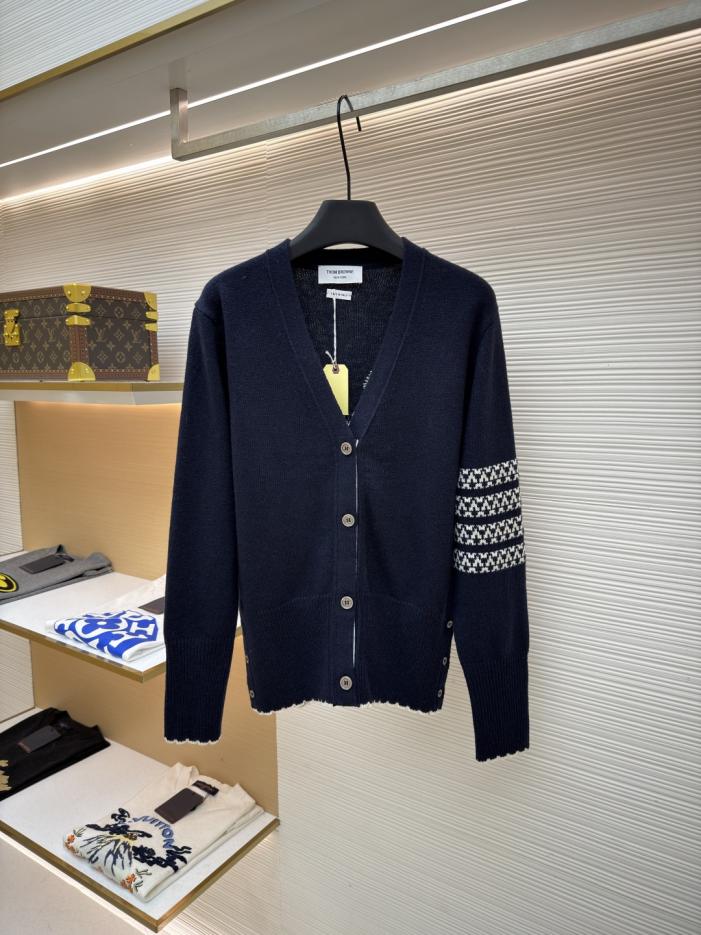 designer,replica,clothing,fake,1:1,lv,luxury,high quality THOM BROWNE Snowflake Dog Wool Cardigan (XYOAM) designer,replica,clothing,fake,1:1,lv,luxury,high quality THOM BROWNE Snowflake Dog Wool Cardigan (XYOAM)